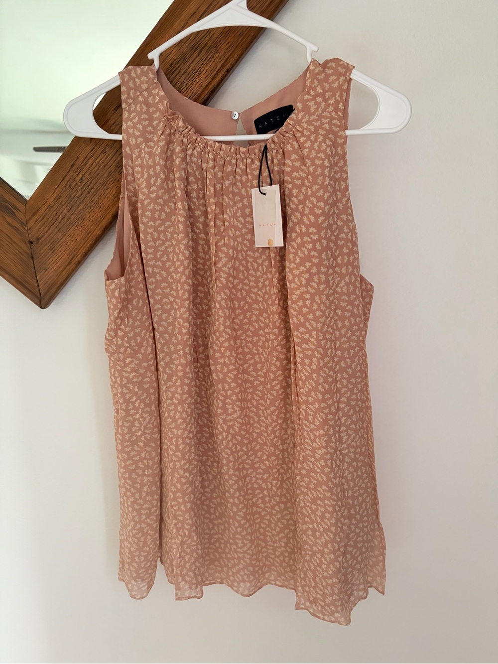 Sleeveless Pink Floral Pleated Blouse - HATCH